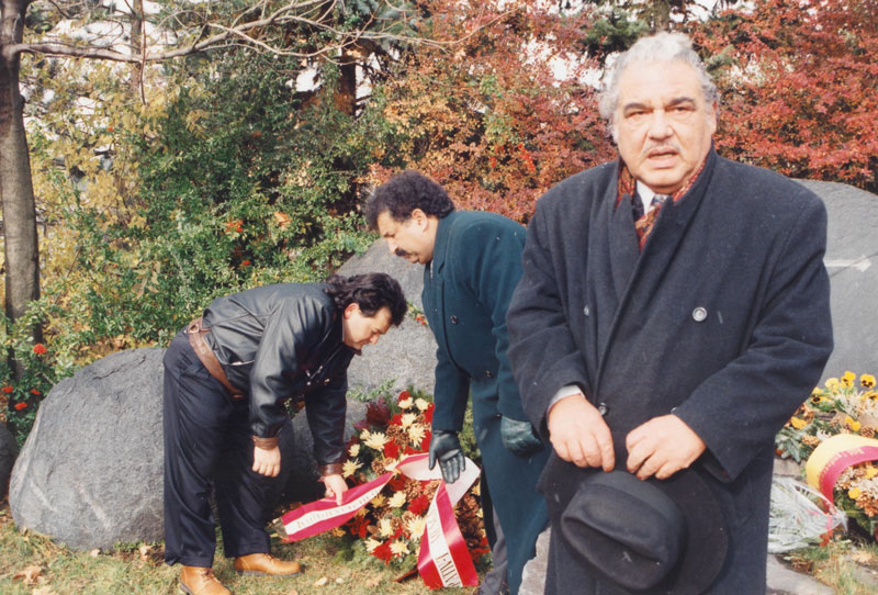 Kranzniederlegung in Lackenbach, 4. November 1995